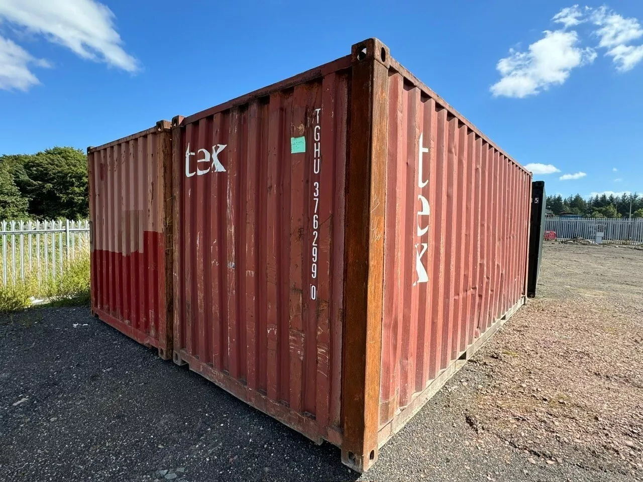 20ft shipping container excellent condition | secure, weatherproof, versatile