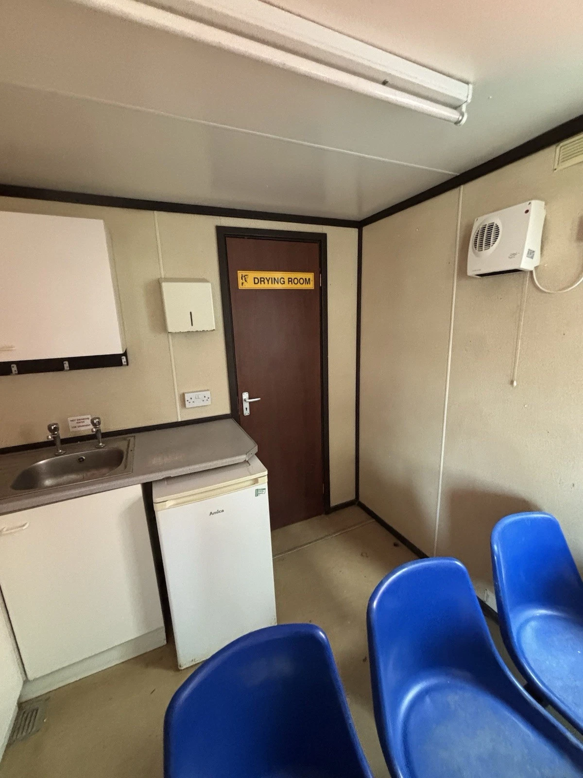 26ft x 9ft welfare site office with kitchen canteen toilet . shipping container