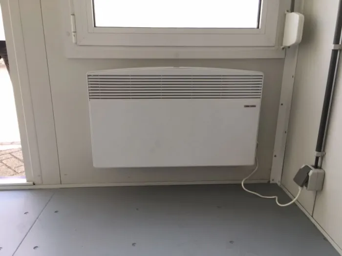 10 ft Accommodation Container – Insulated with Air Vents, Lock Box, and Forklift Pockets - Image 4